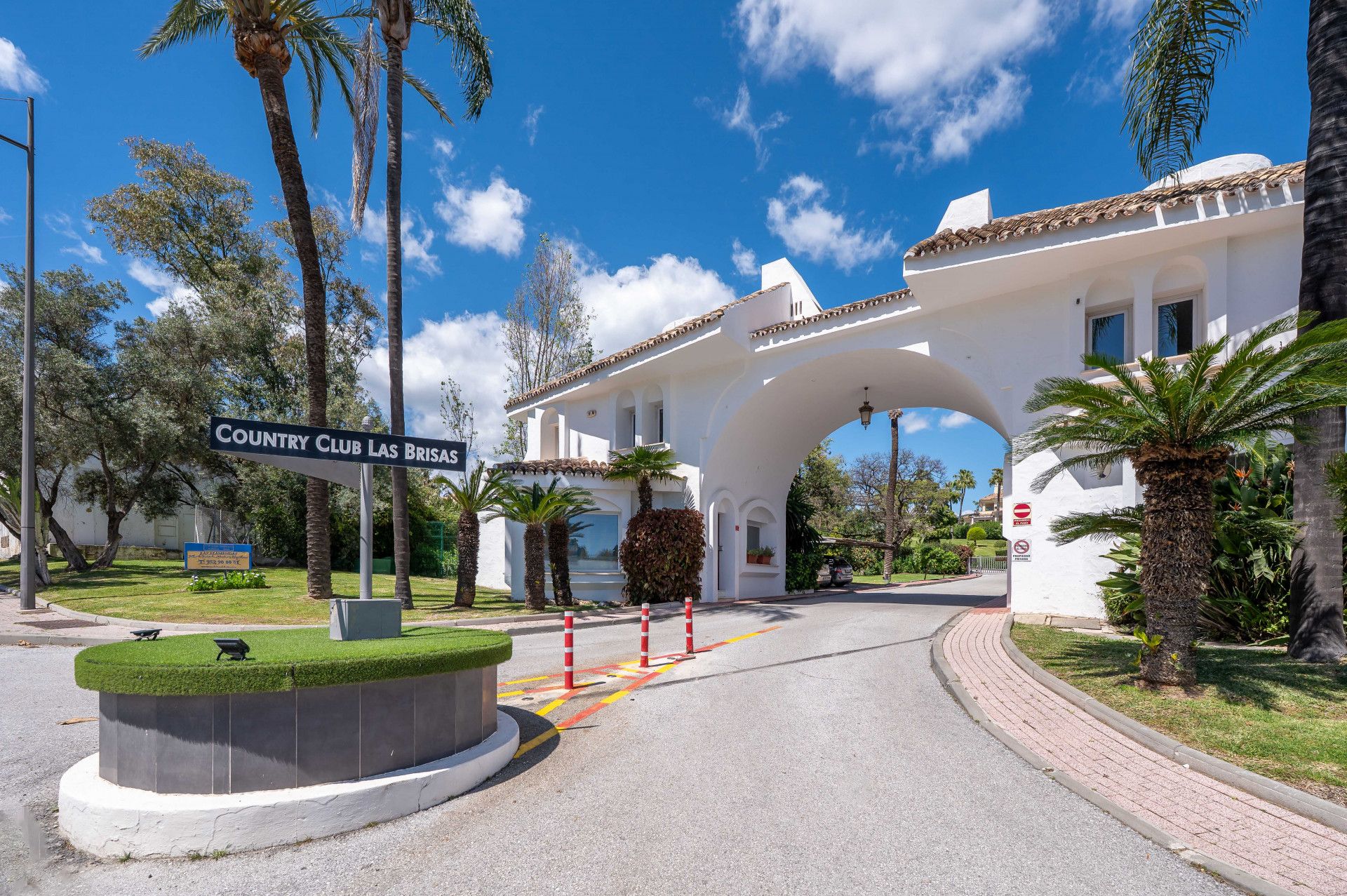 Vista exterior de Apartament en venda en Marbella amb Terrassa, Traster i Piscina