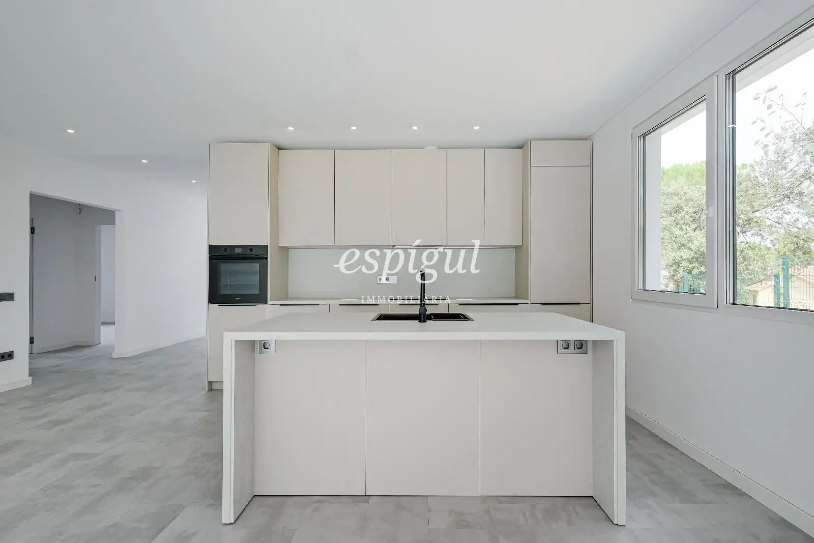 Cuina de Casa o xalet en venda en Llagostera amb Aire condicionat, Calefacció i Jardí privat