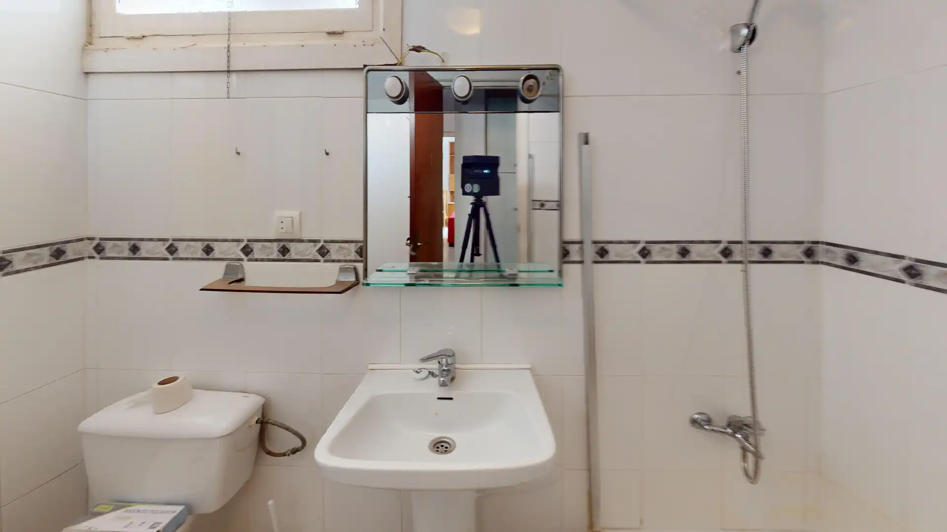 Baño de Piso en venta en Pilar de la Horadada con Amueblado, Horno y Balcón