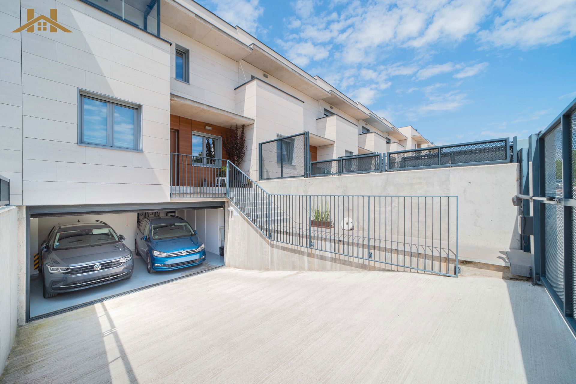 Vista exterior de Casa o xalet en venda en Boadilla del Monte amb Aire condicionat, Calefacció i Jardí privat