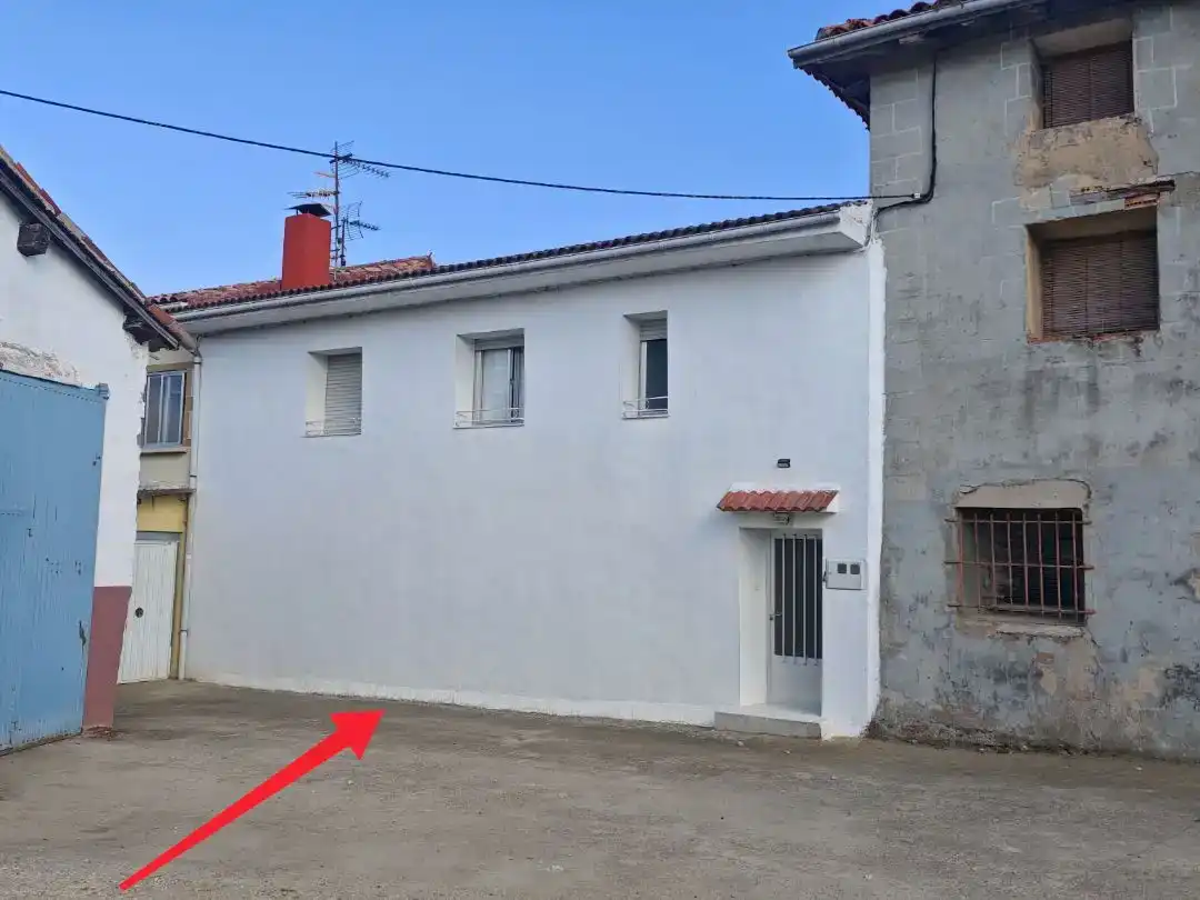 Vista exterior de Casa adosada en venda en Valle de Losa