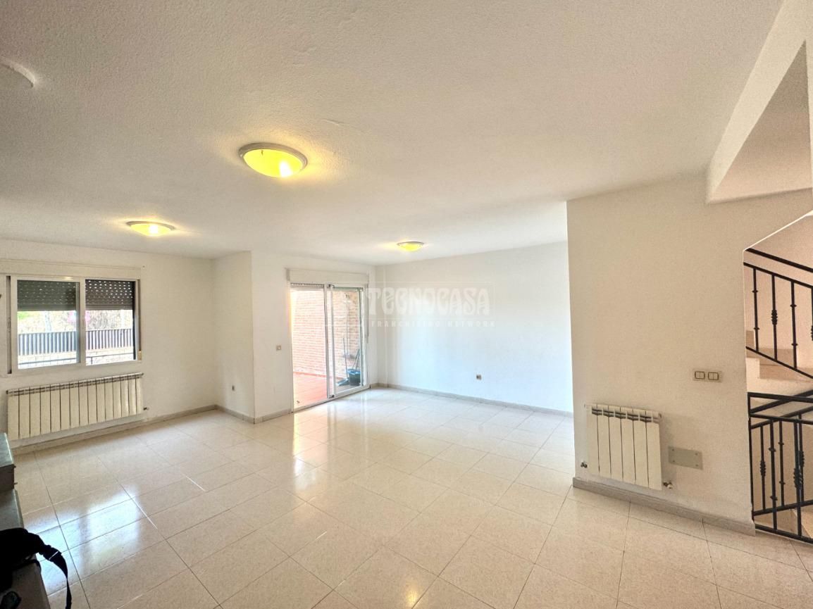 Single-family semi-detached for sale in Alcalá de Henares  with Heating and Community pool