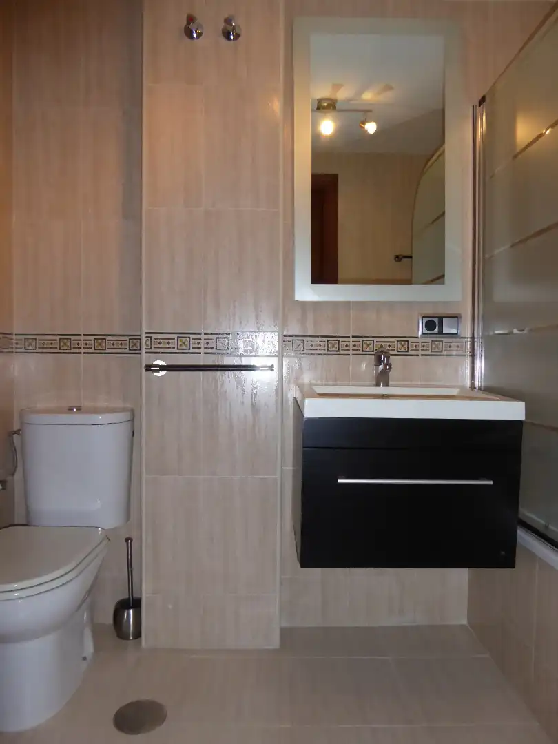 Baño de Casa adosada de alquiler en Alhaurín de la Torre con Aire acondicionado, Terraza y Amueblado