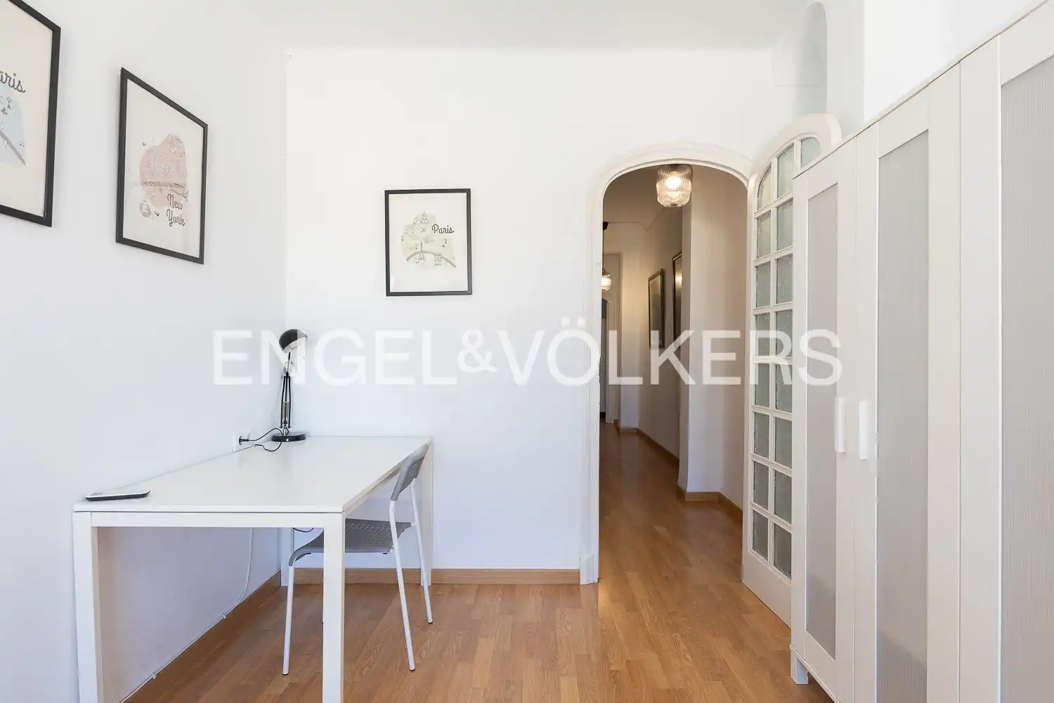 Flat for rent in Valencia  with Air Conditioner, Heating and Furnished