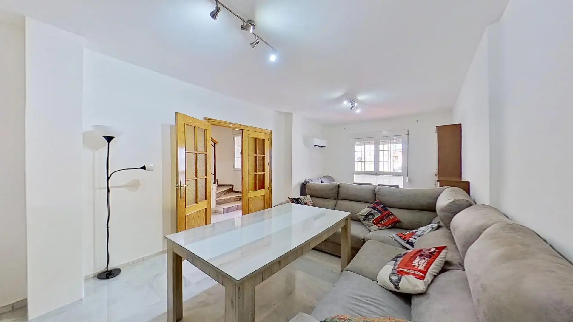 Sala de estar de Casa adosada en venta en Las Gabias con Aire acondicionado, Calefacción y Terraza