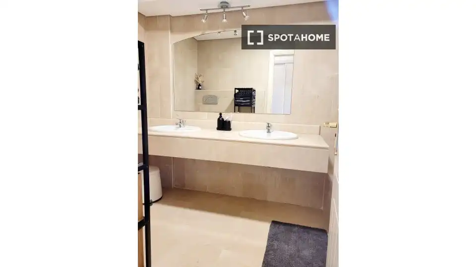 Bany de Apartament per a compartir en Mijas amb Aire condicionat, Terrassa i Moblat