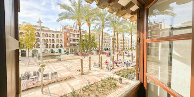 Vista exterior de Casa adosada en venda en Écija amb Aire condicionat, Terrassa i Moblat