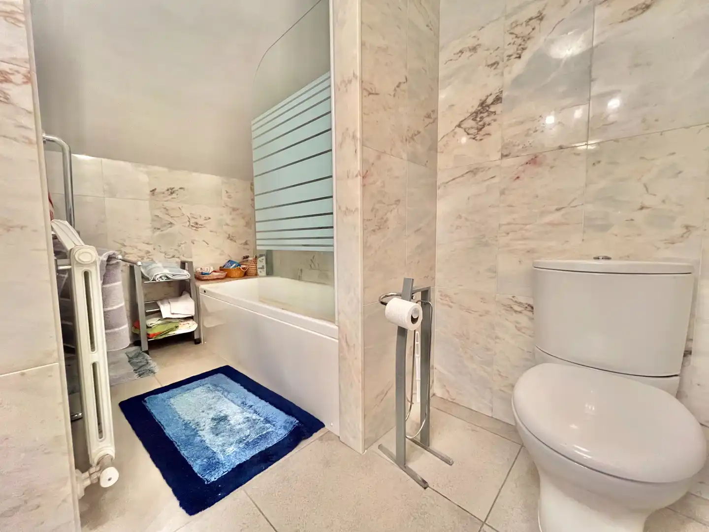 Badezimmer von Maisonette zum Verkauf in Zaragoza mit Klimaanlage, Heizung und Parkett