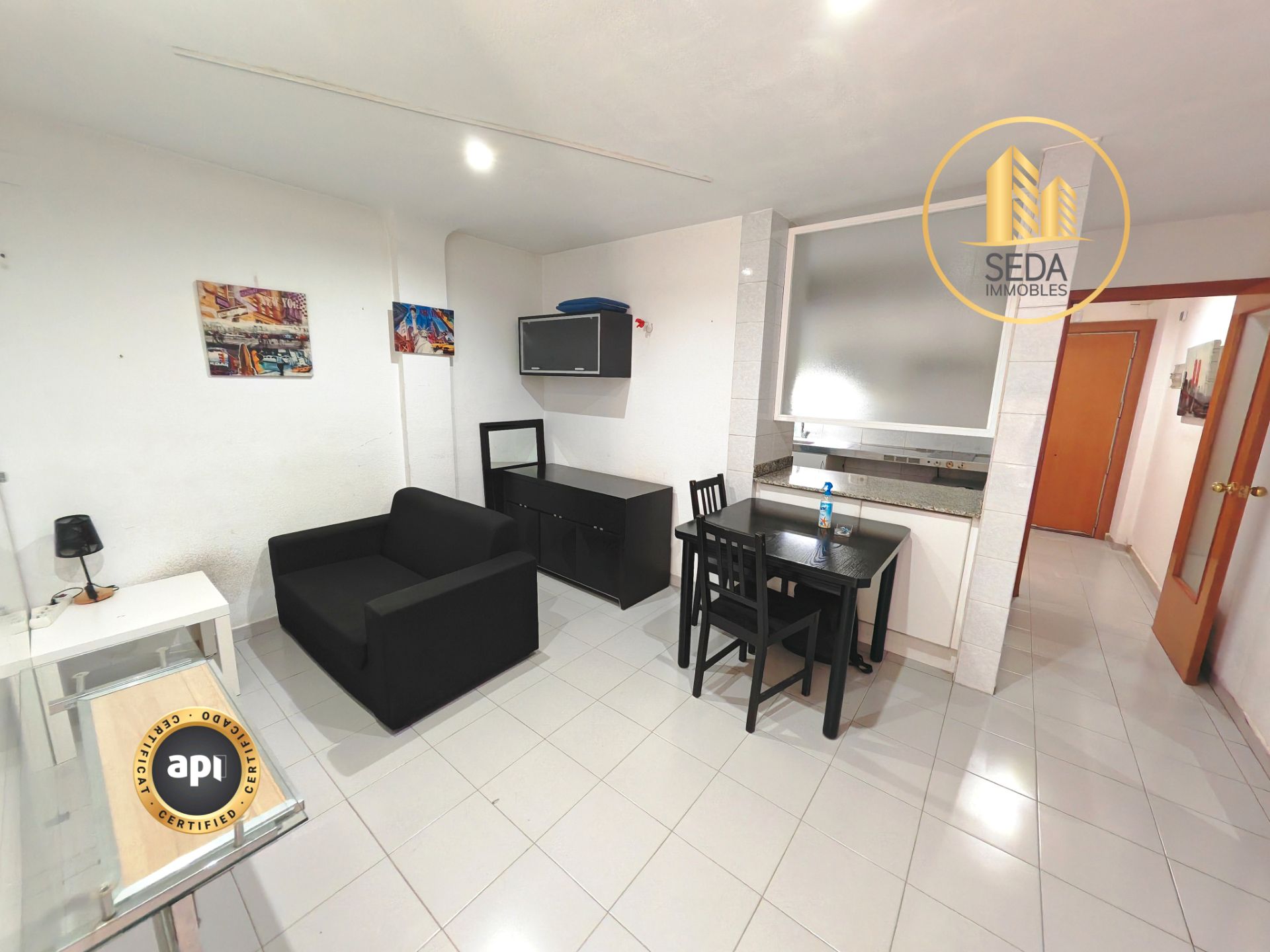 Vista exterior de Estudi en venda en Terrassa