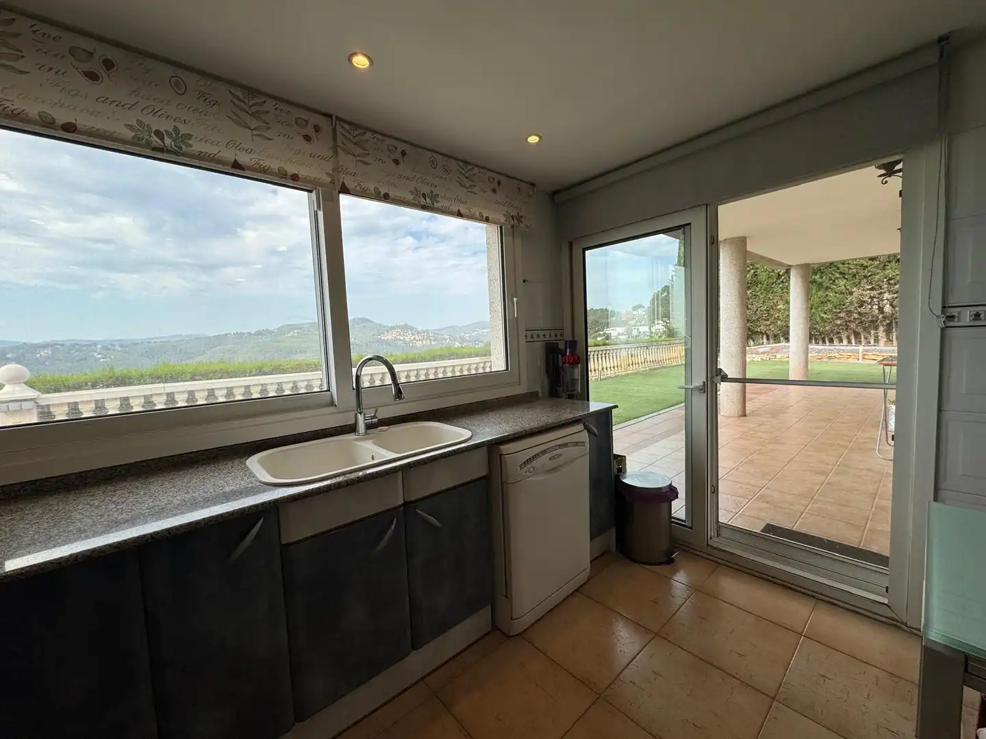 Kitchen of Houses for sale in Pallejà  with Air Conditioner, Heating and Private garden