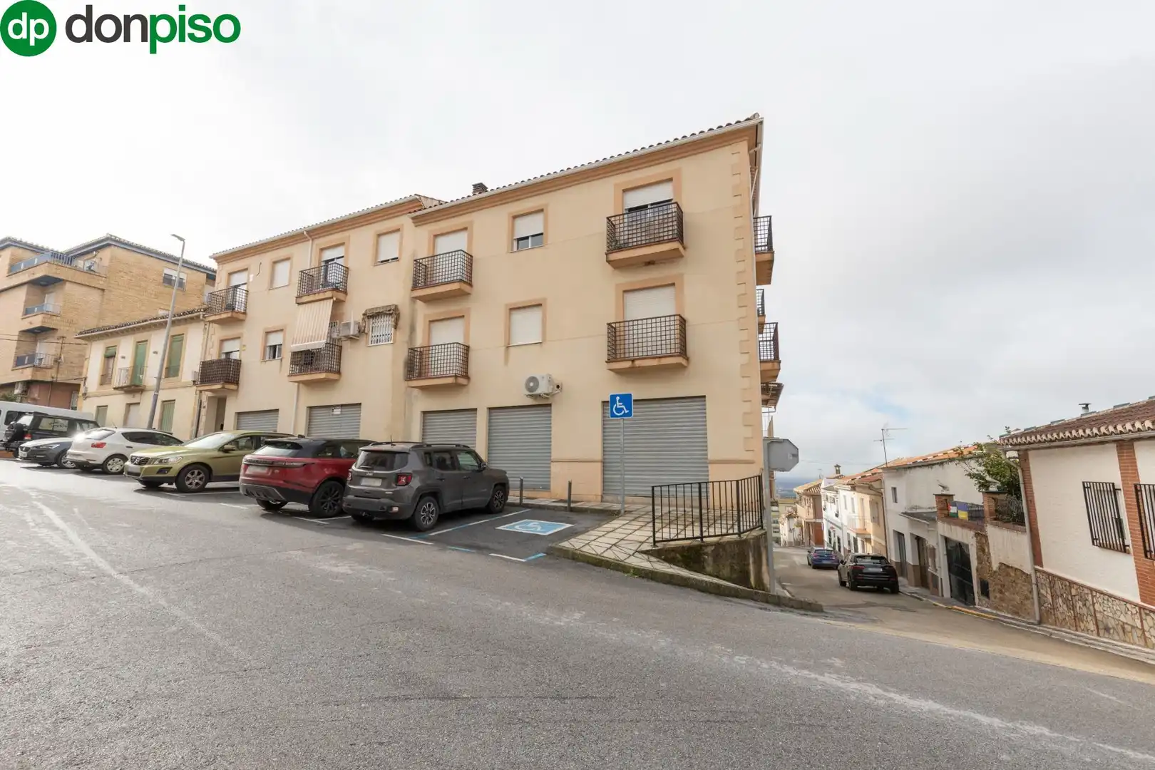 Außenansicht von Wohnung zum Verkauf in Güevéjar mit Balkon