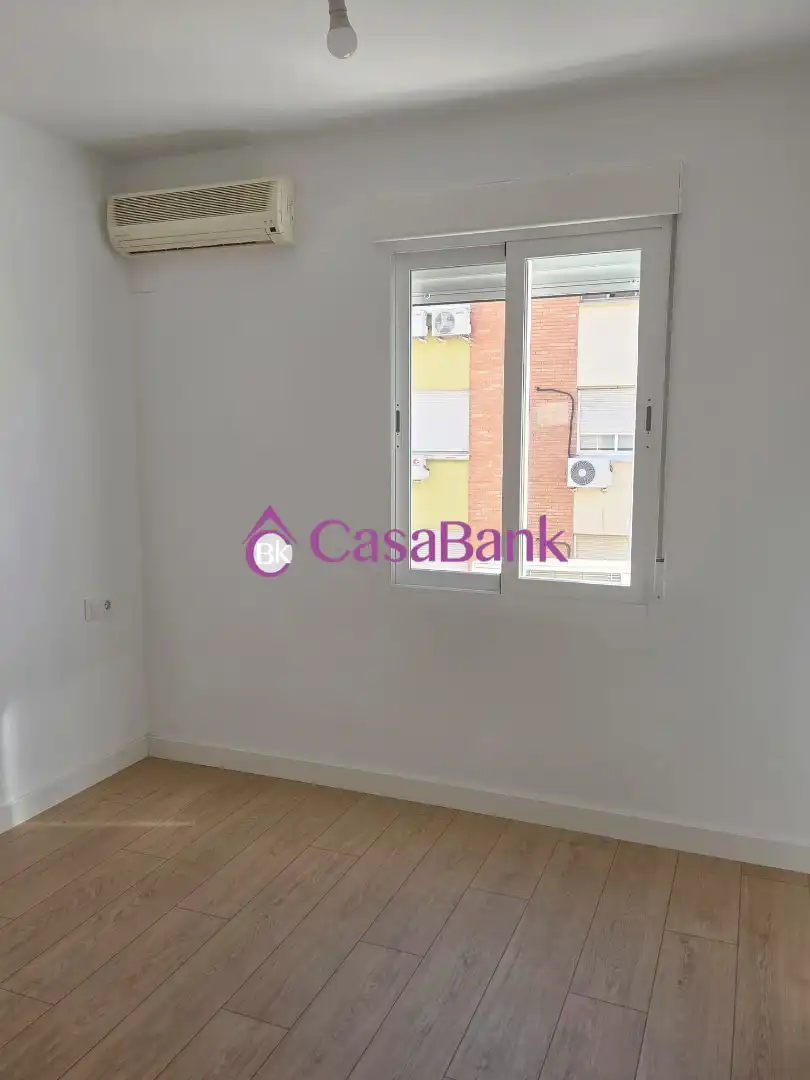 Schlafzimmer von Wohnung zum Verkauf in Córdoba mit Klimaanlage und Terrasse