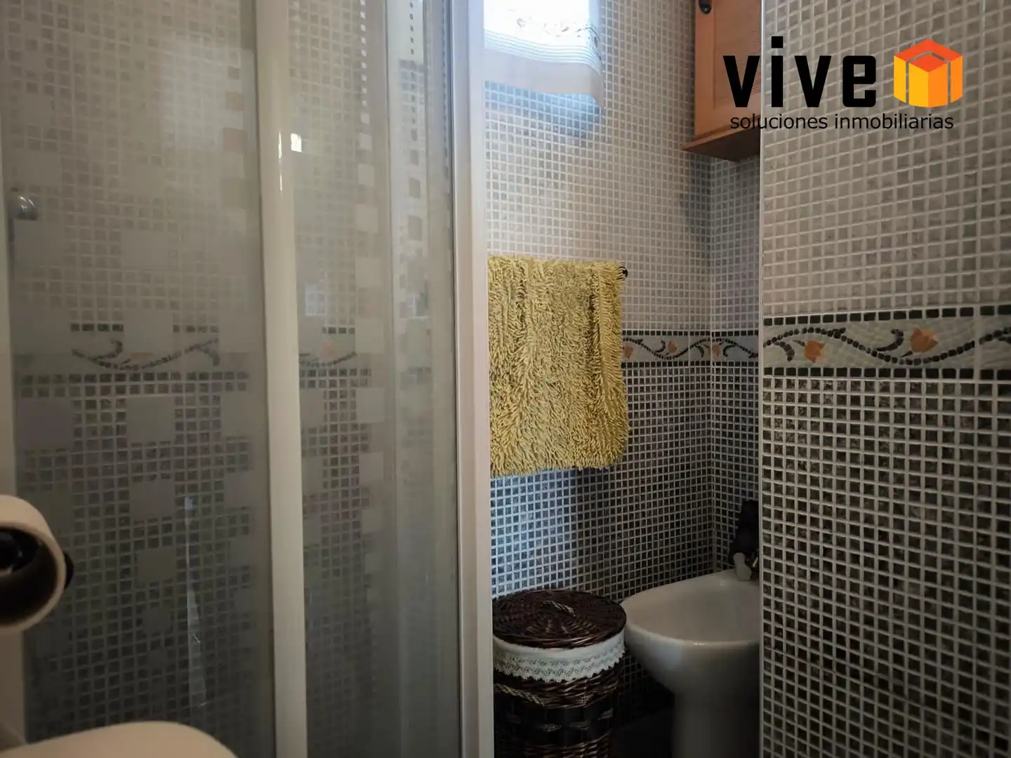 Bathroom of Flat for sale in Sevilla  with Air Conditioner