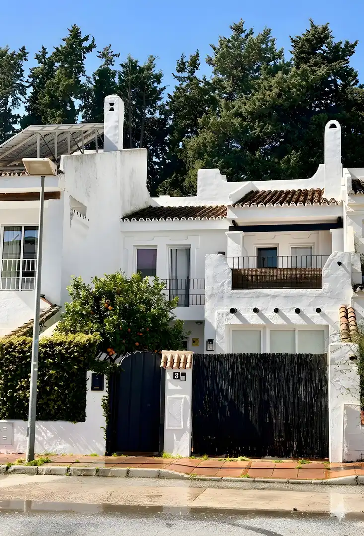 Adossat amb jardí en venda a Nueva Andalucía, imagen 2