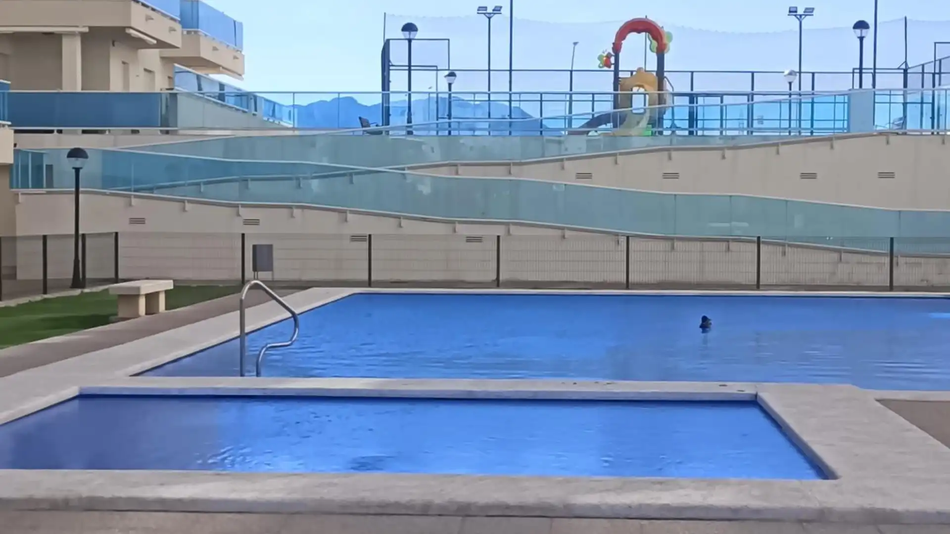 Schwimmbecken von Dachboden zum Verkauf in Piles mit Terrasse und Gemeinschaftspool