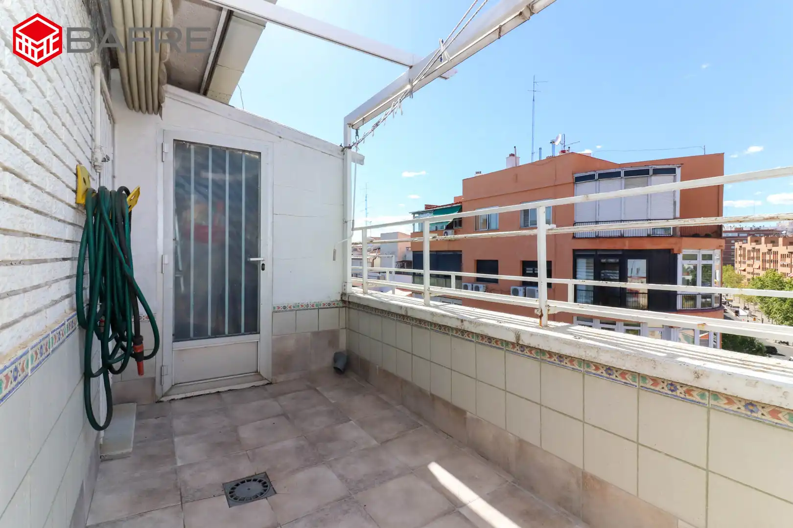 Vista exterior de Àtic en venda en Madrid amb Aire condicionat, Calefacció i Terrassa