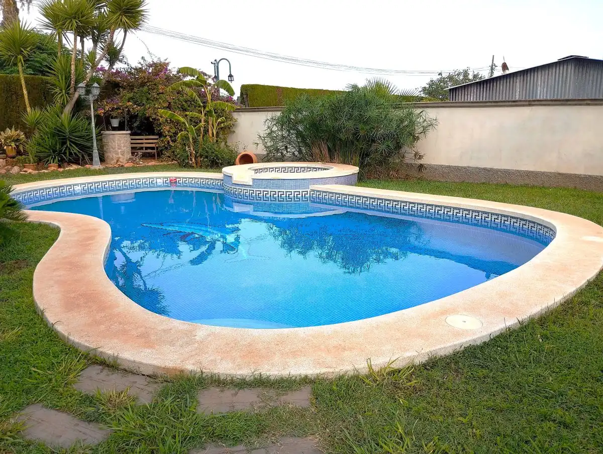 Villa con terrazza in vendita a Fornets