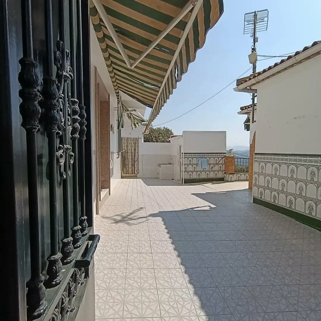 Vista exterior de Finca rústica en venta en Iznájar con Aire acondicionado, Calefacción y Jardín privado