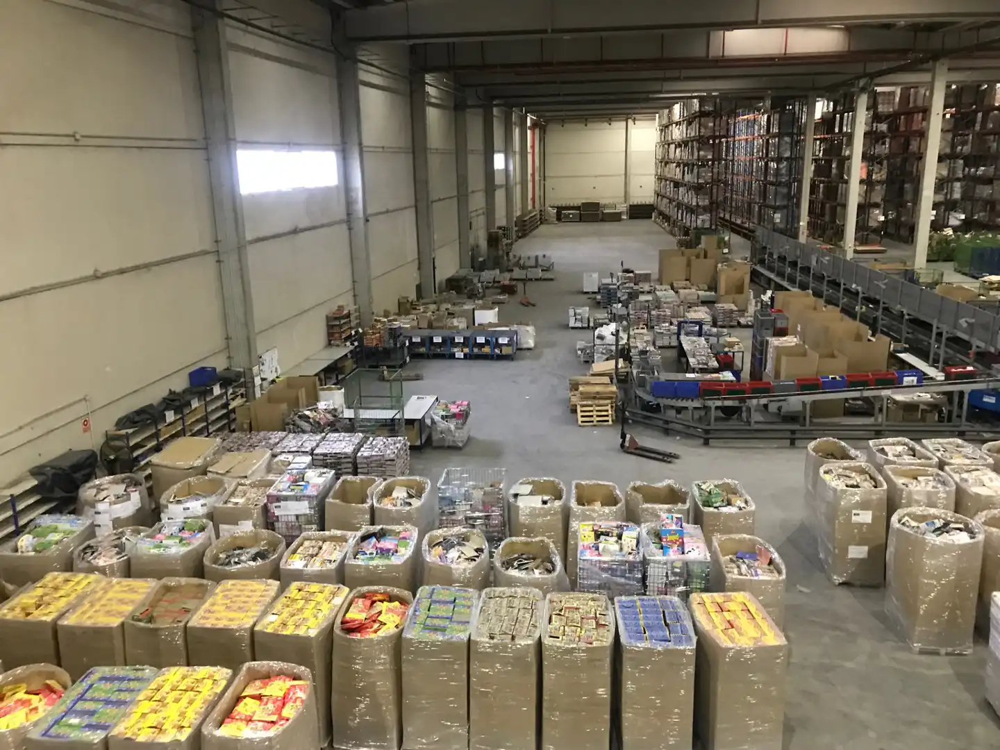 Nau industrial de lloguer en Alovera amb Calefacció i Alarma