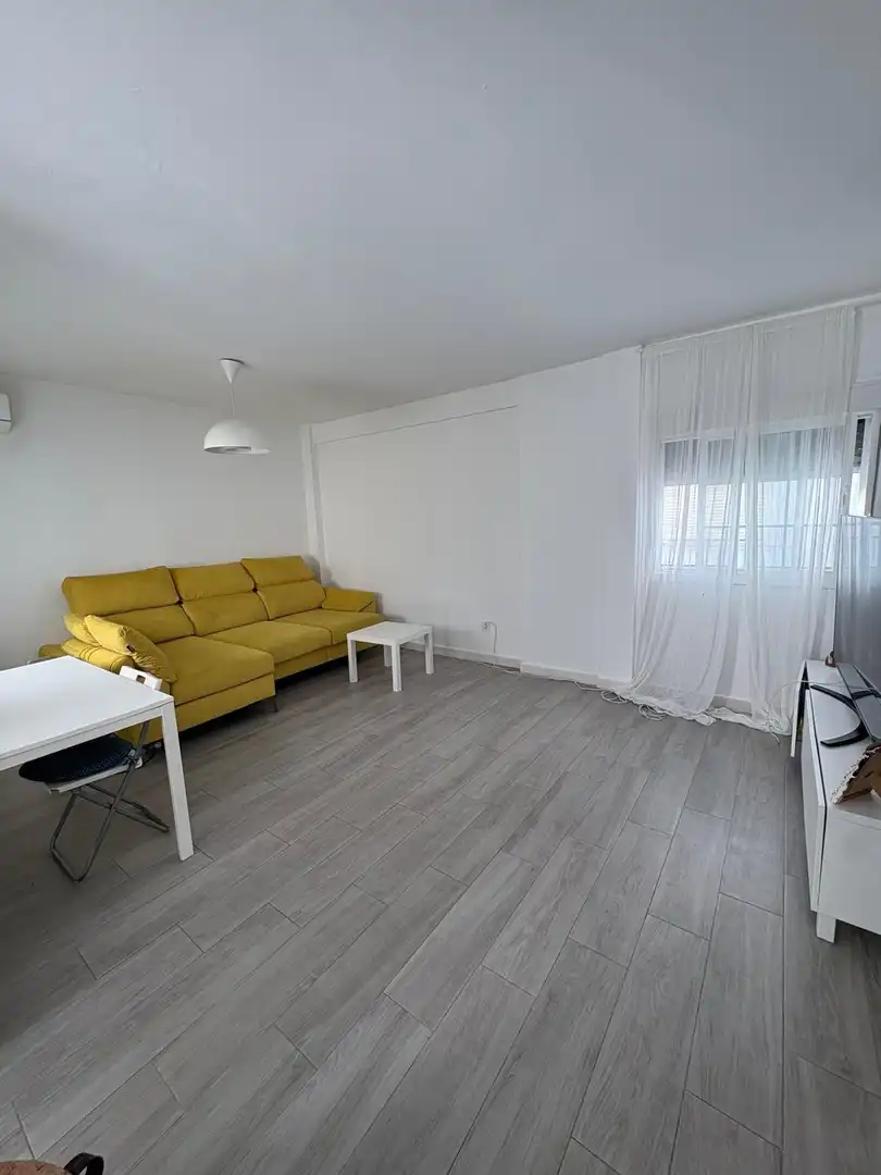 Living room of Flat for sale in Sevilla  with Air Conditioner