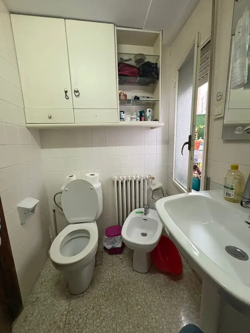 Bathroom of Flat for sale in Zaragoza  with Heating, Furnished and Oven