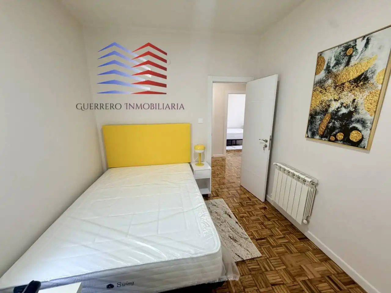 Schlafzimmer von Wohnung zur Miete in Ourense Capital  mit Heizung, Parkett und Möbliert