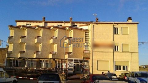 Hostal restaurante en funcionamiento a 24 kilómetros de León, en Villalobar.