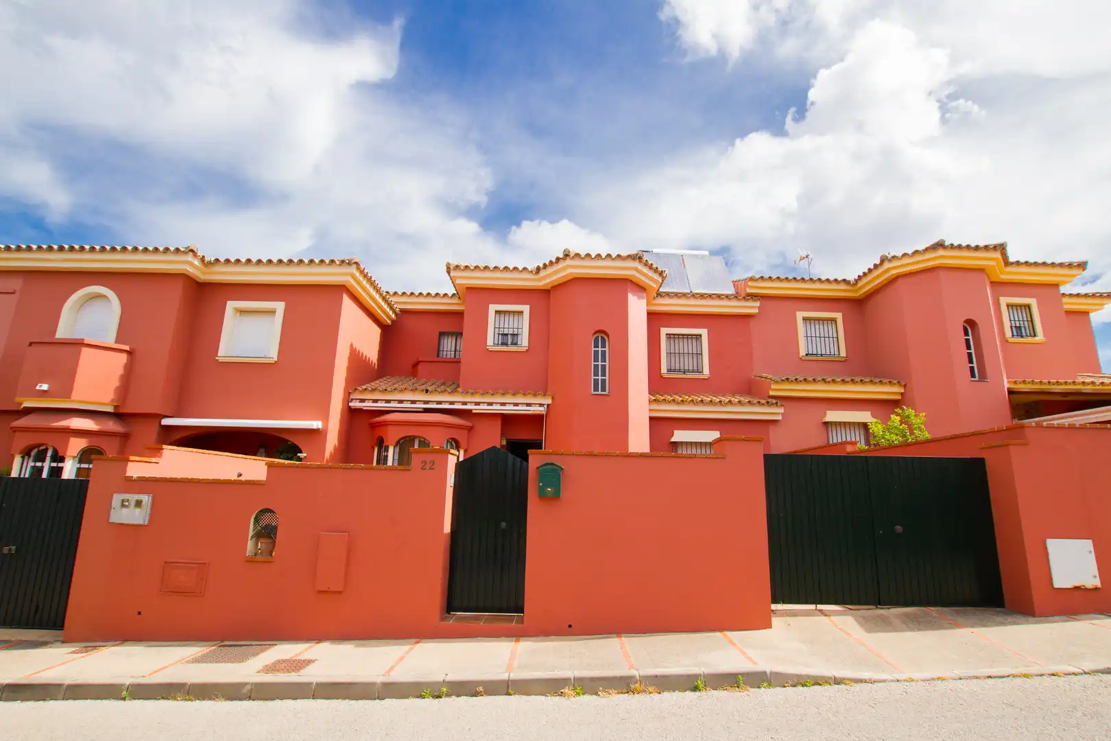 Vista exterior de Casa adosada en venta en Chiclana de la Frontera con Amueblado
