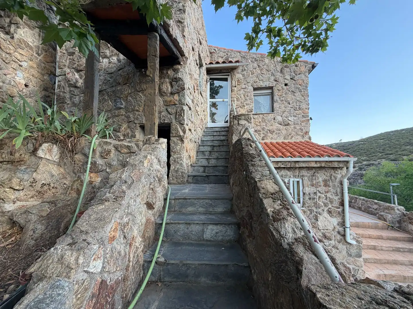 Vista exterior de Casa o chalet de alquiler en Robledo de Chavela con Calefacción, Terraza y Trastero