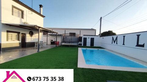 MAGNÍFICO CHALET CON TERRENO EN LA JARA.