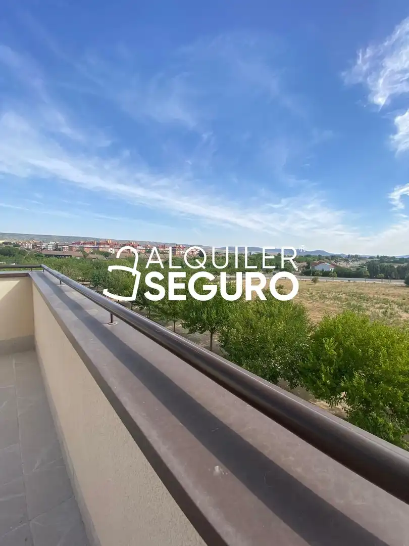 Exterior view of Flat for rent in Azuqueca de Henares  with Heating, Terrace and Swimming Pool