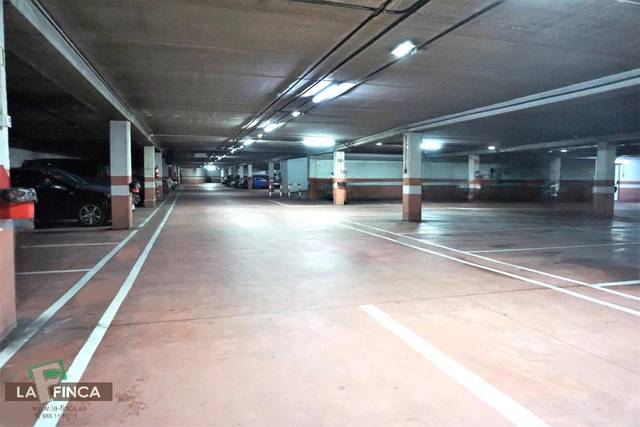 Garaje en Alquiler en  RODRIGUEZ CABEZAS en Milán - Pumarín