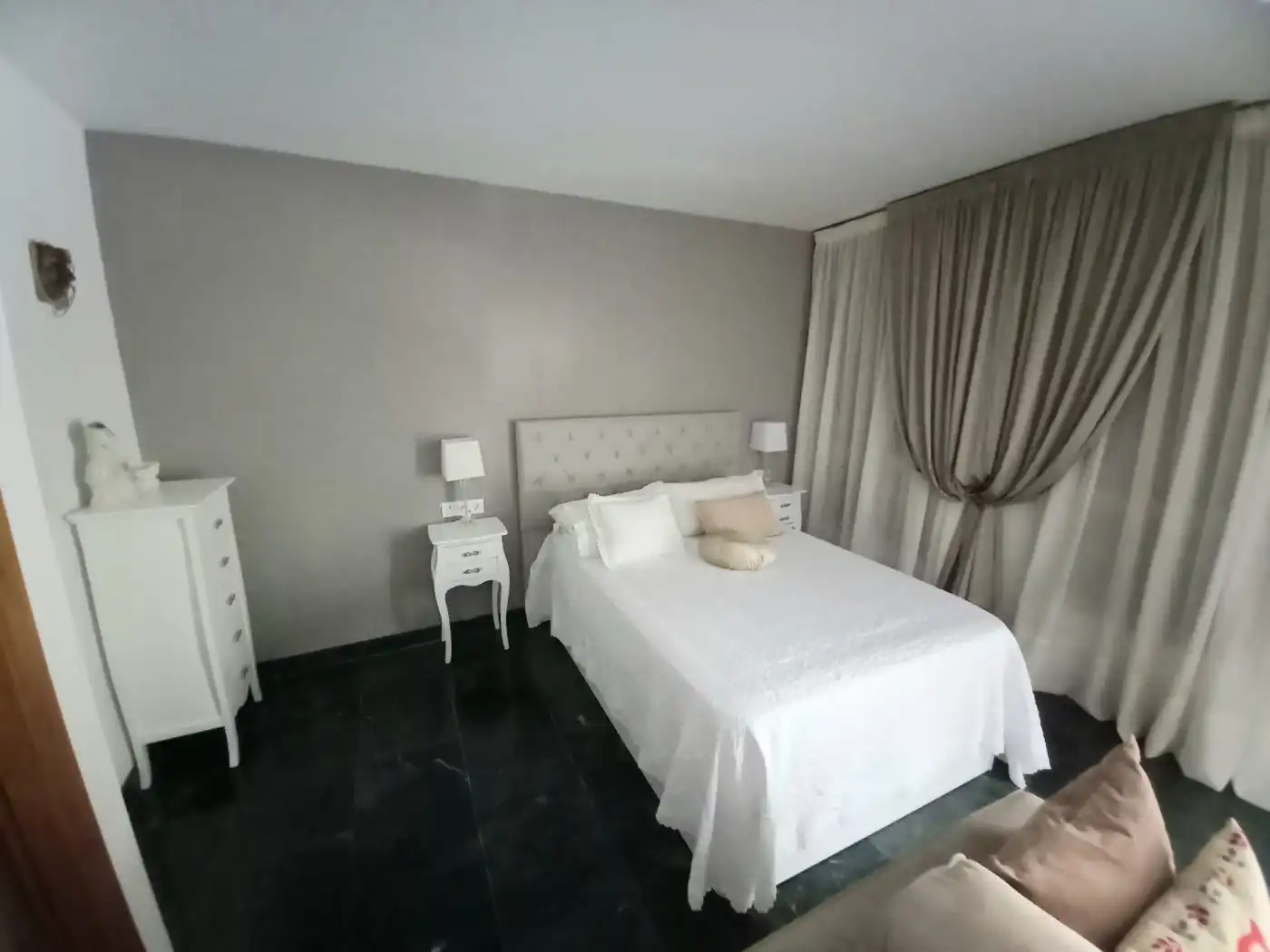 Schlafzimmer von Loft zum Verkauf in Córdoba mit Klimaanlage und Möbliert