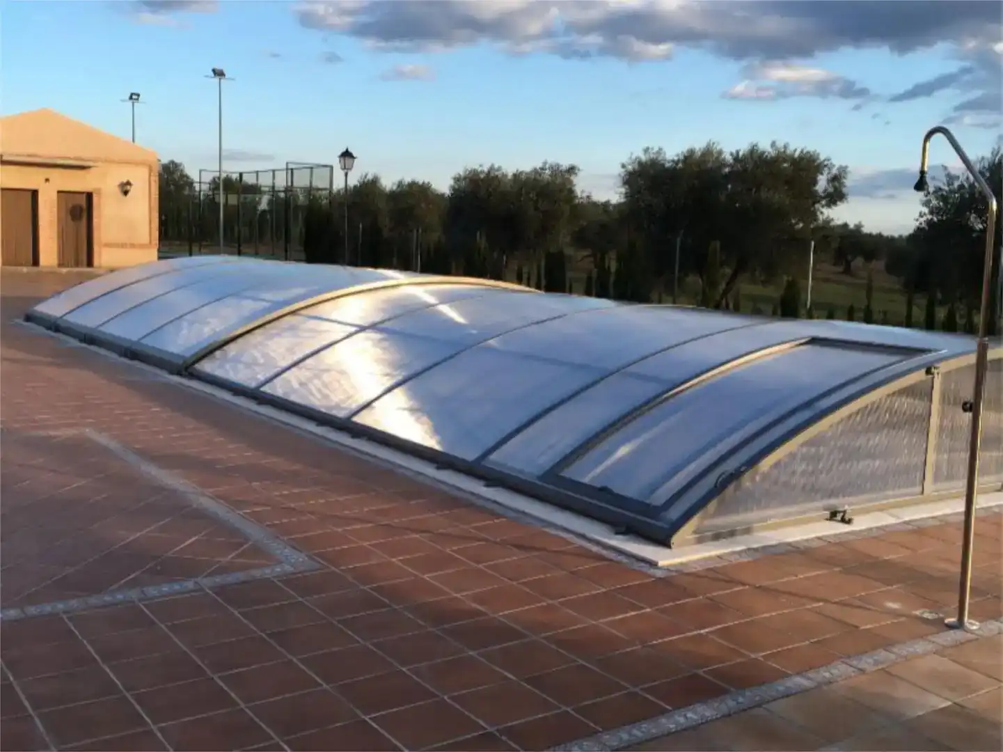 Piscina de Casa o xalet en venda en Fernán Caballero amb Aire condicionat, Piscina i Balcó
