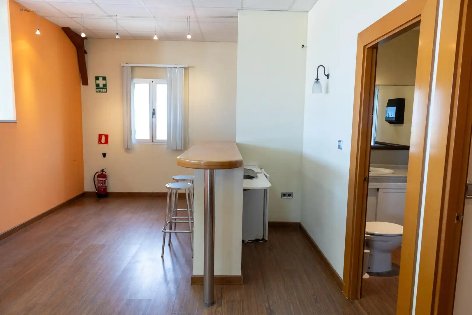 Cocina de Nave industrial de alquiler en Chipiona