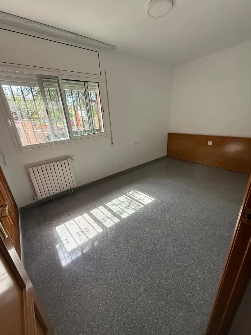Schlafzimmer von Haus oder Chalet zur Miete in Viladecans mit Klimaanlage, Heizung und Privatgarten