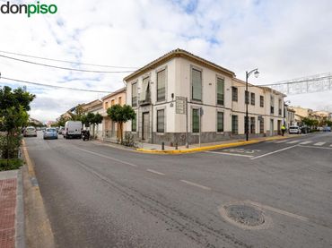 Adossat amb balcó en venda a Calle IGLESIA