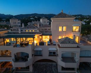 Vista exterior de Àtic en venda en Marbella amb Aire condicionat, Terrassa i Traster