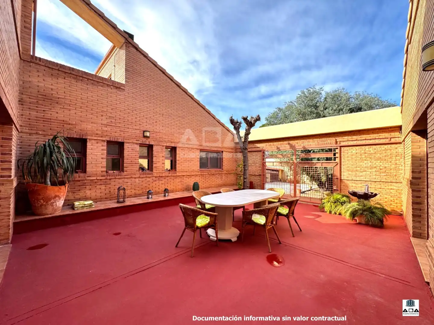 Terrassa de Casa o xalet en venda en Alicante / Alacant amb Calefacció, Jardí privat i Terrassa