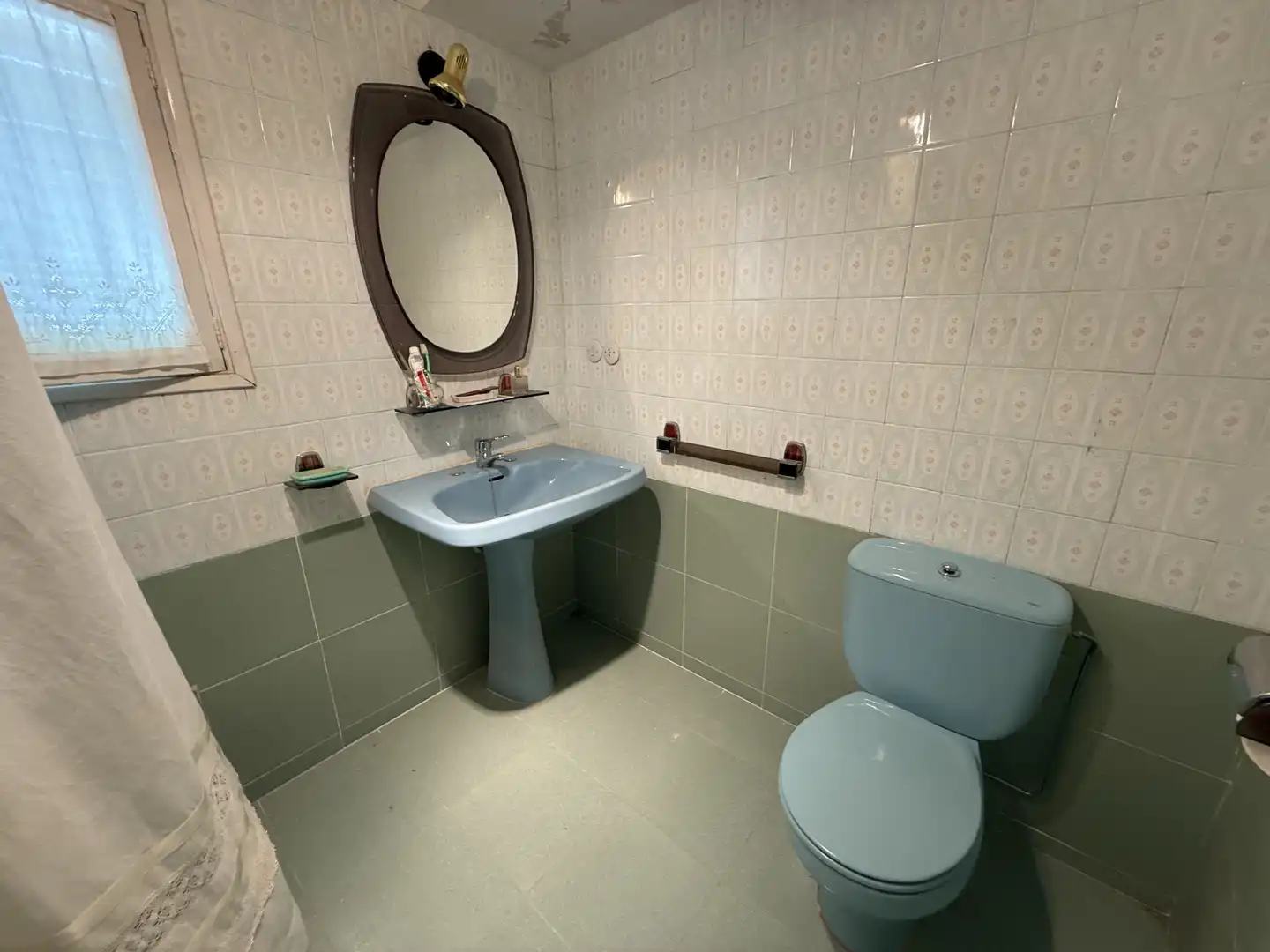 Baño de Finca rústica en venta en Perales con Calefacción, Amueblado y Horno