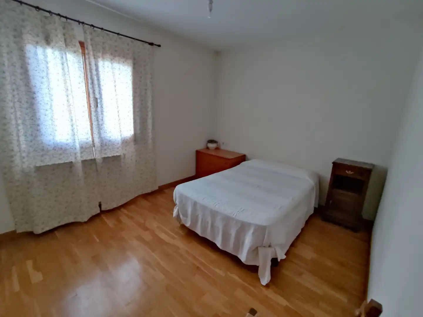 Dormitori de Casa o xalet en venda en Iruña Oka / Iruña de Oca amb Jardí privat, Traster i Piscina