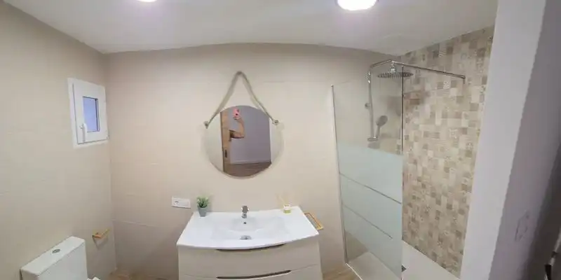 Bany de Pis en venda en Oliva amb Aire condicionat, Terrassa i Moblat
