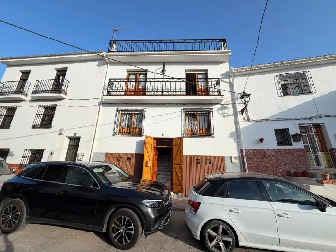 Vista exterior de Casa adosada en venda en Casabermeja amb Calefacció, Terrassa i Balcó