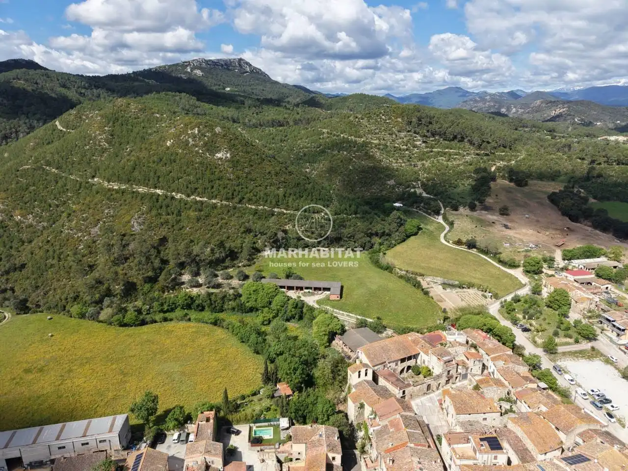 Finca rústica en venta en Boadella i les Escaules con Jardín privado y Terraza