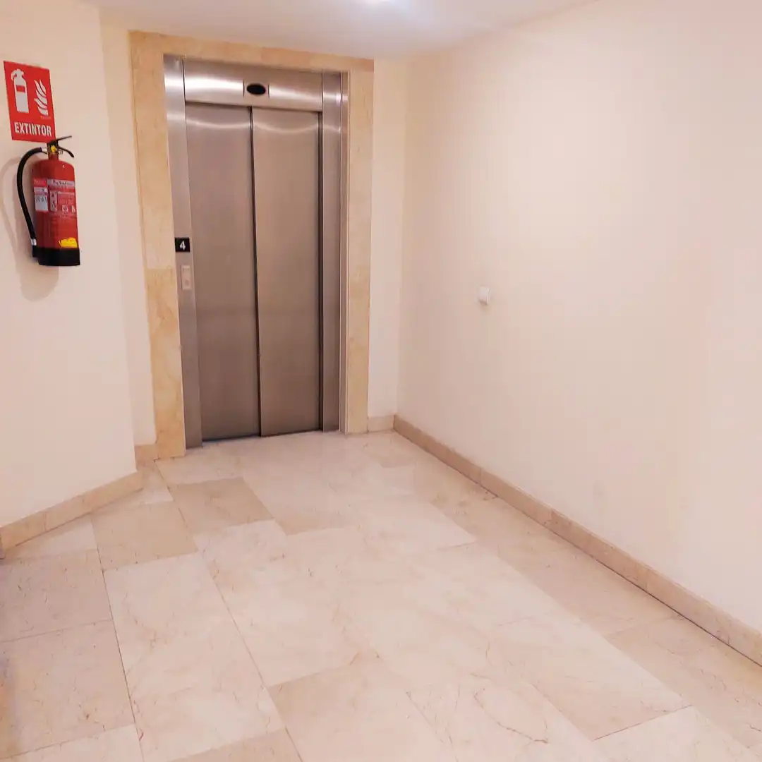 Flat for sale in Madrid  with Air Conditioner, Heating and Terrace