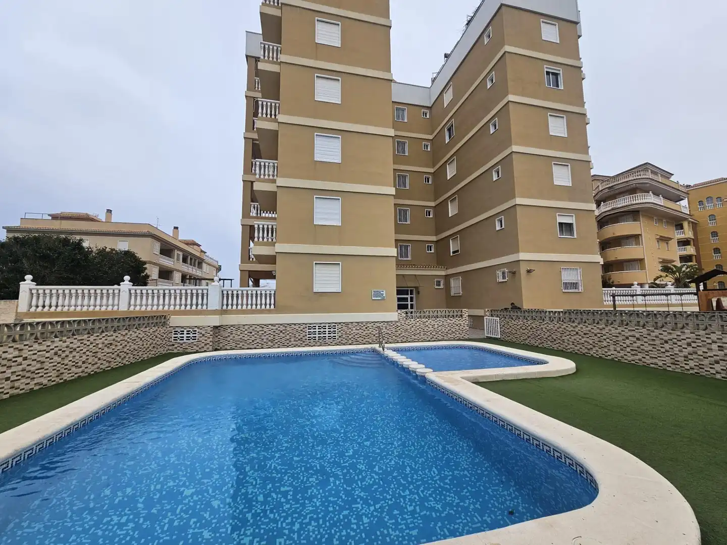 Swimming pool of Flat for sale in Sueca  with Air Conditioner, Heating and Storage room