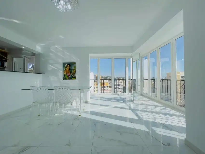 Sala d'estar de Apartament en venda en Calpe / Calp amb Aire condicionat, Calefacció i Terrassa
