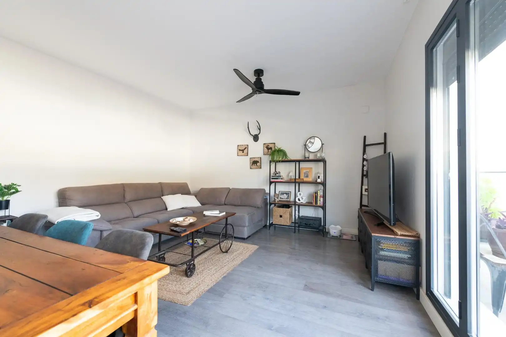 Sala de estar de Ático en venta en Rincón de la Victoria con Terraza, Trastero y Piscina comunitaria