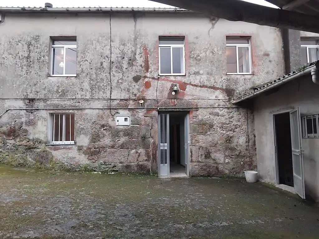 Vista exterior de Casa adosada en venta en Paderne con Calefacción, Jardín privado y Horno