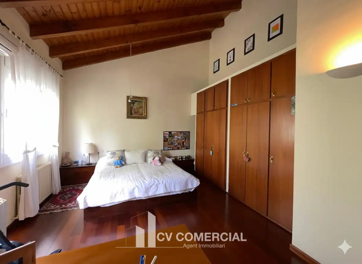 Dormitori de Casa o xalet en venda en Sant Cugat del Vallès amb Aire condicionat, Calefacció i Jardí privat